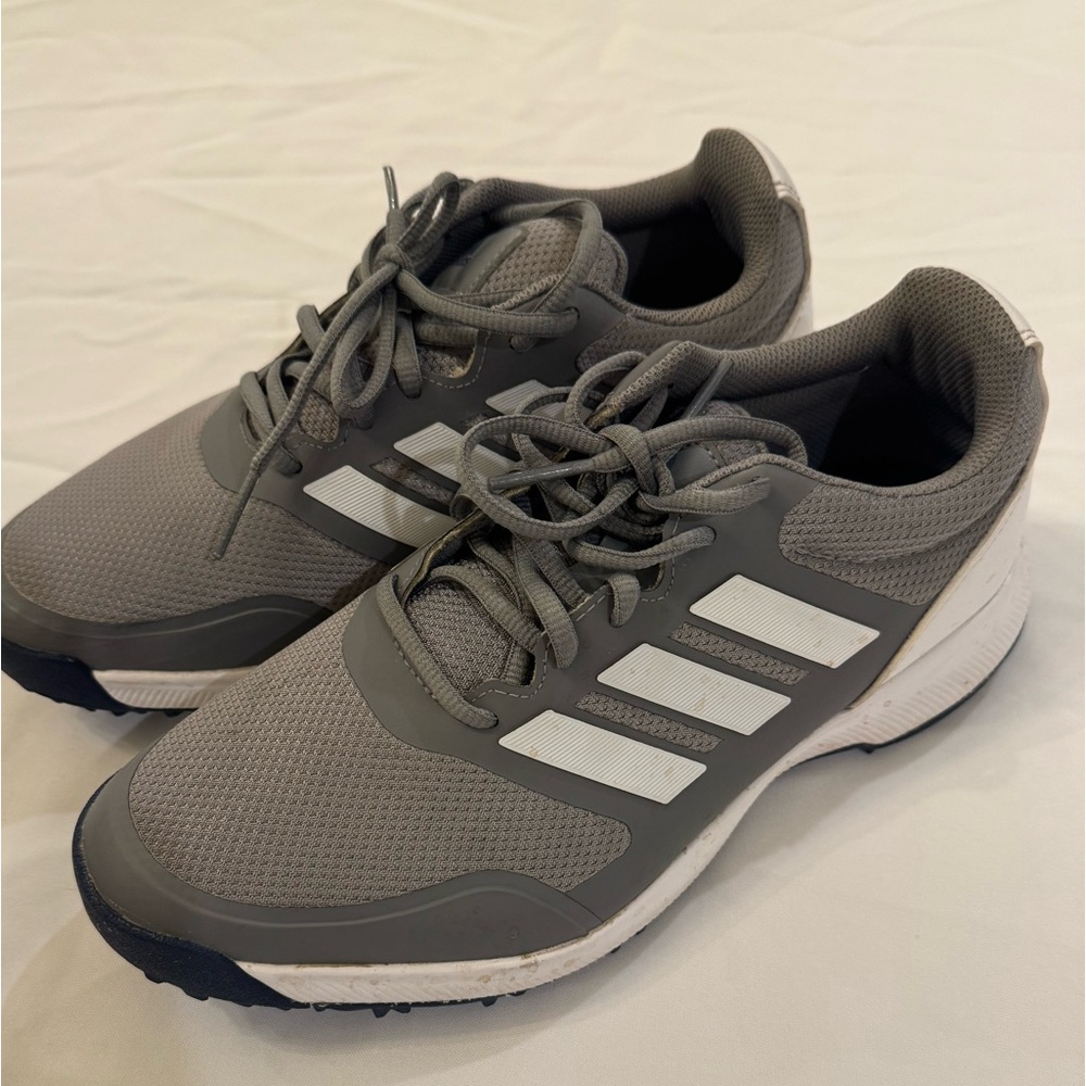 Adidas Golf Shoe. Size 10. Good condition.  Lots of wear left.